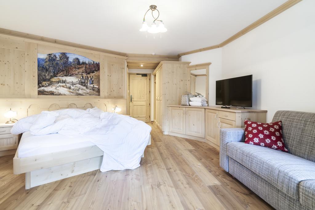 Dorfhotel Beludei Santa Cristina Val Gardena الغرفة الصورة